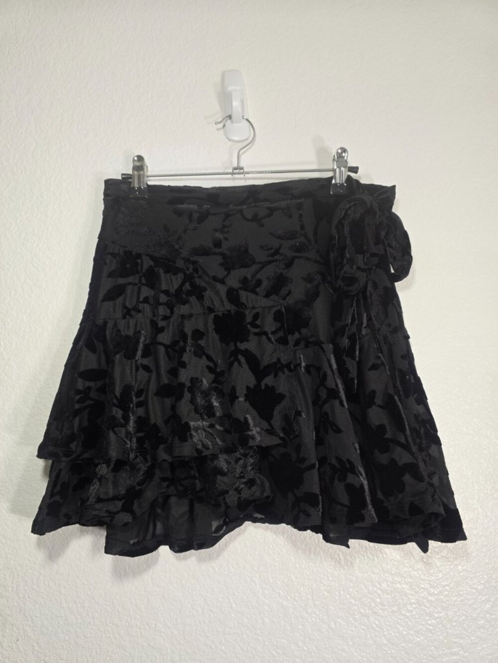 Forever 21 Mini Skirt Women Small Black Burnout Floral Y2K 90s Whimsigoth Gothic